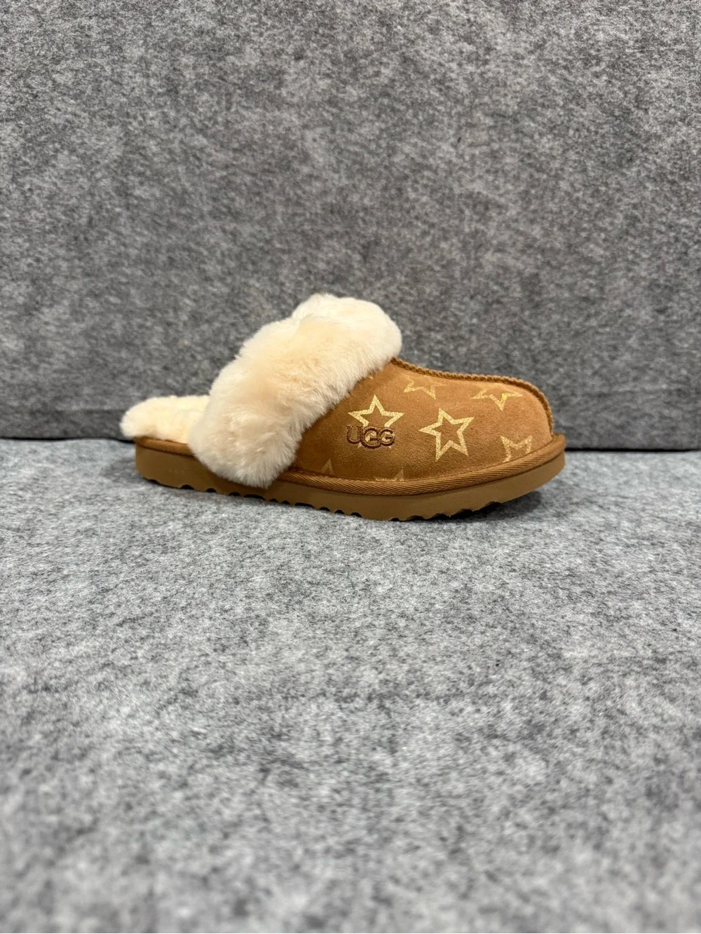UGG Kids K Cozy II Iridescent Stars Slipper - Cream/Brown